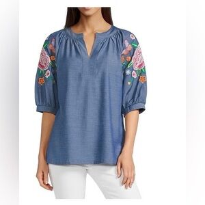 NWT Calessa 2X Woven Split V-Neck Embroidered Balloon Elbow Length Sleeve Tunic